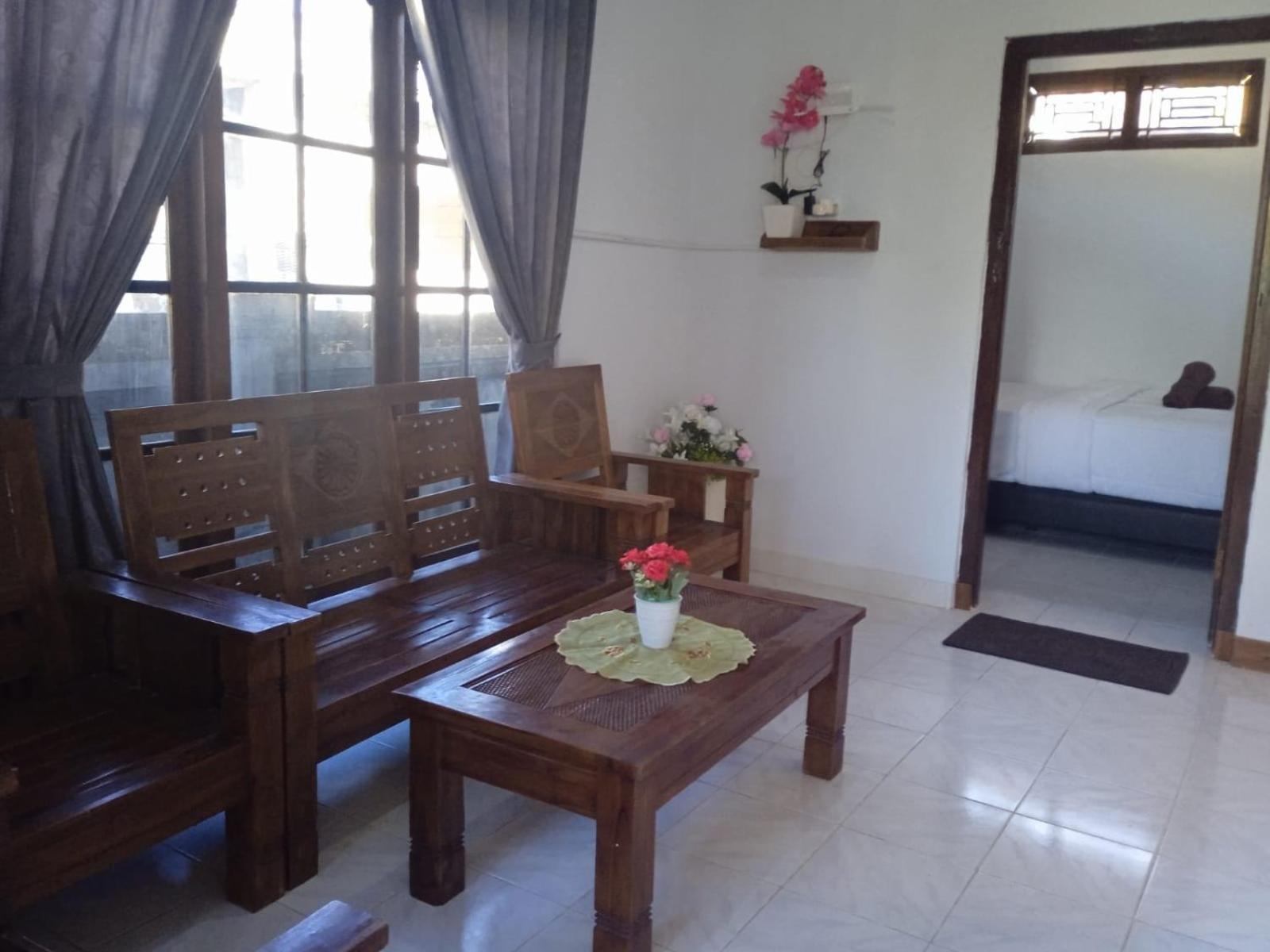 Ega S Hostel Batununggul ภายนอก รูปภาพ