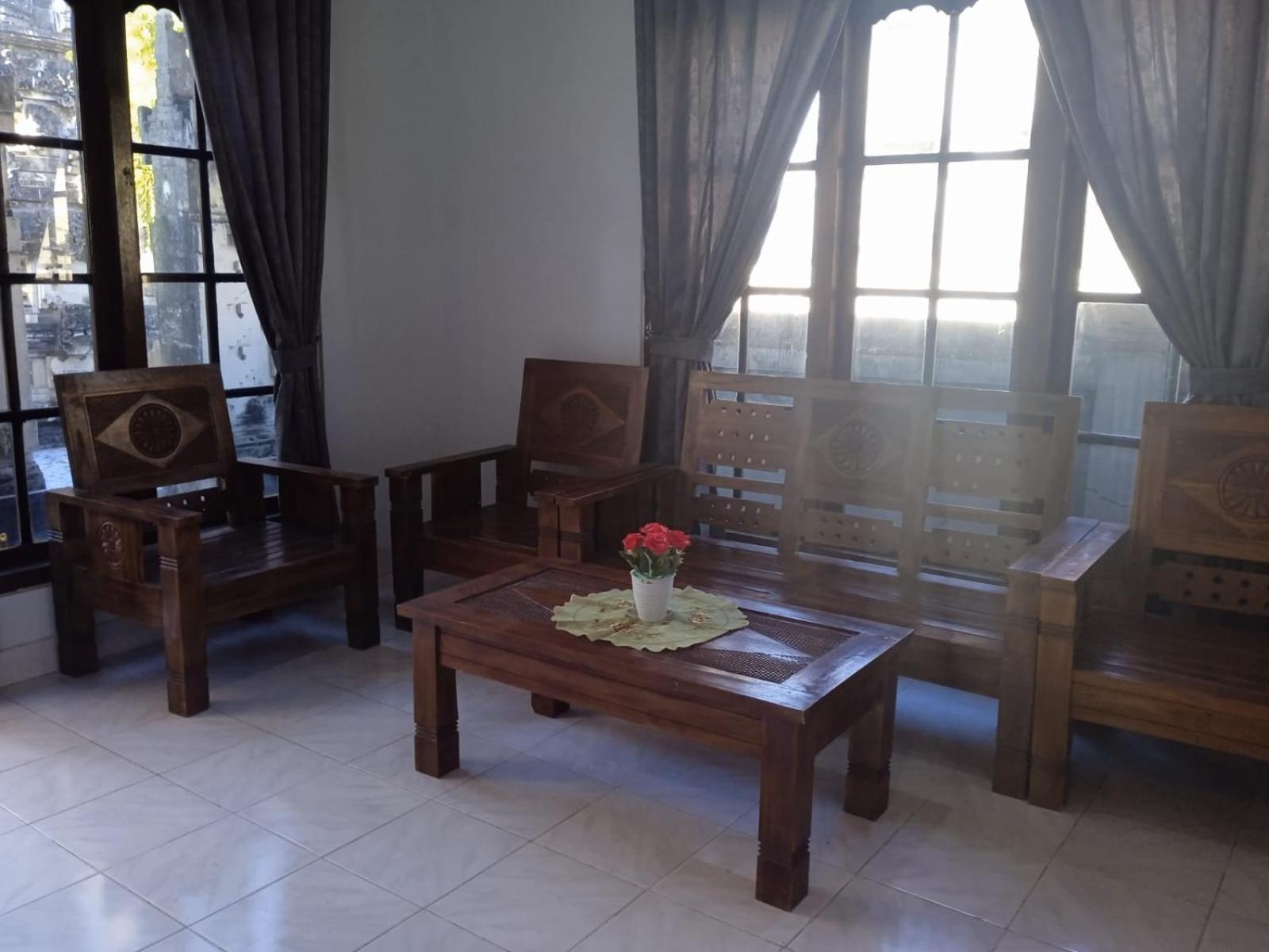 Ega S Hostel Batununggul ภายนอก รูปภาพ