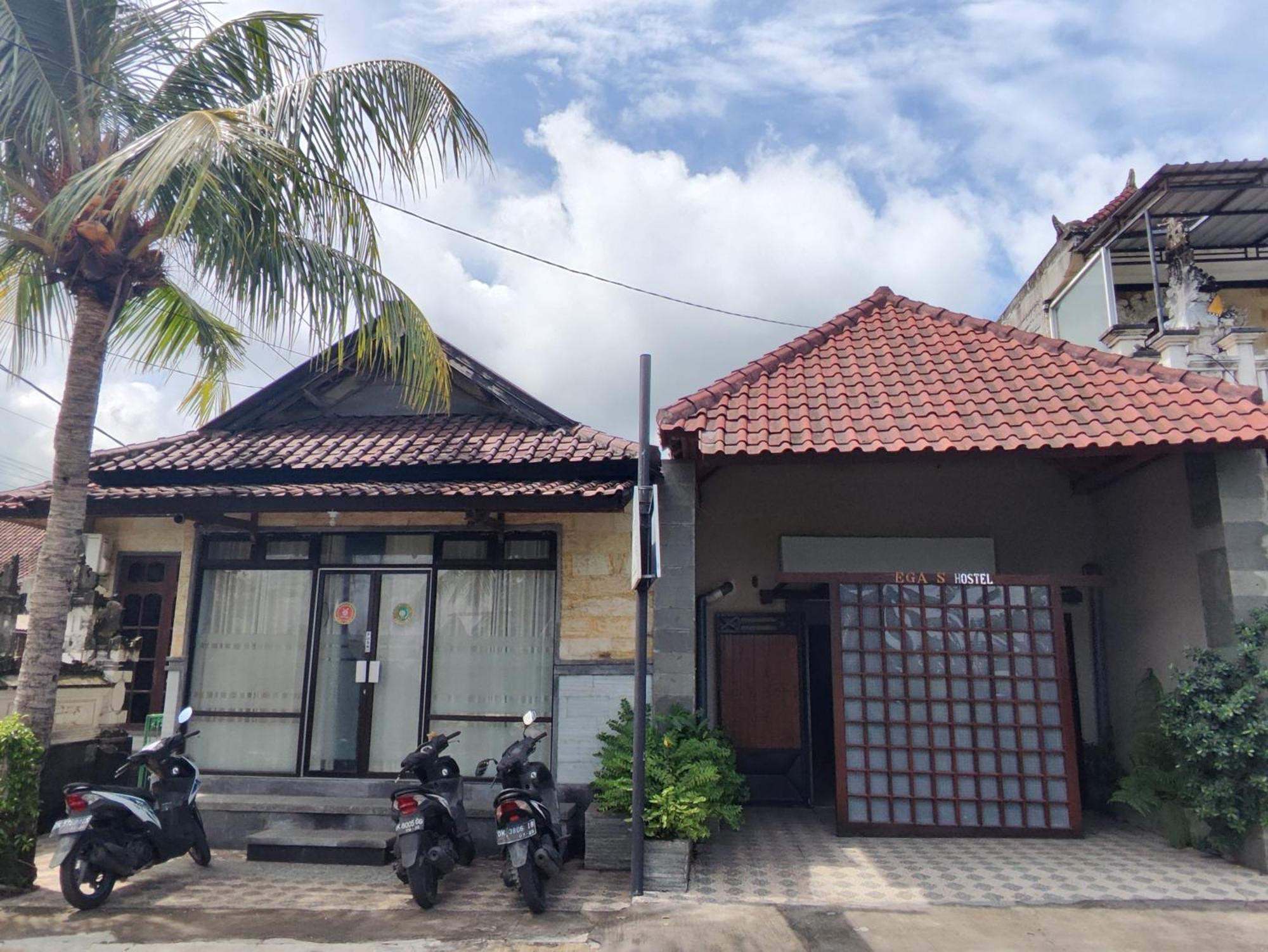 Ega S Hostel Batununggul ภายนอก รูปภาพ
