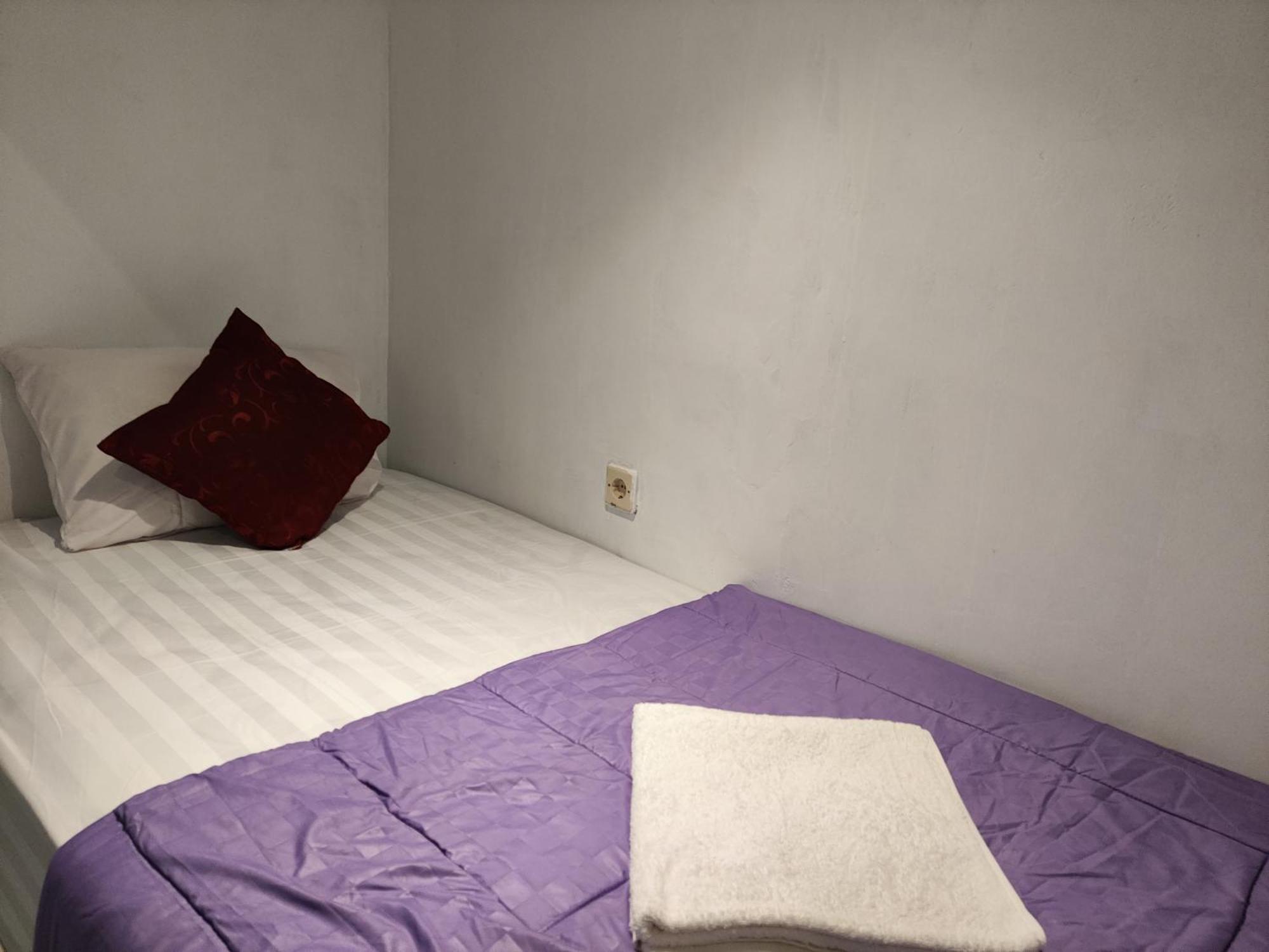Ega S Hostel Batununggul ภายนอก รูปภาพ
